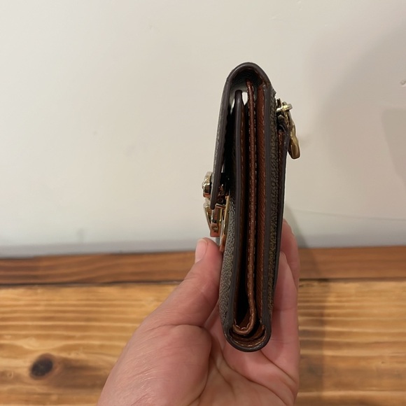 Louis Vuitton Monogram Koala Wallet - Picture 4 of 16